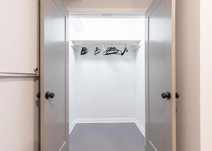 New Adorable Unit Located In Historic Greystone Chicago