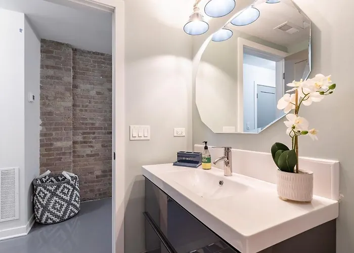 New Adorable Unit Located In Historic Greystone