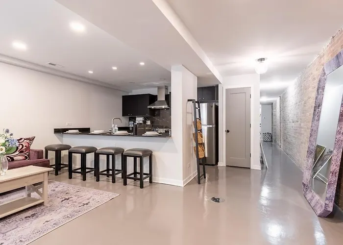 New Adorable Unit Located In Historic Greystone Apartment *