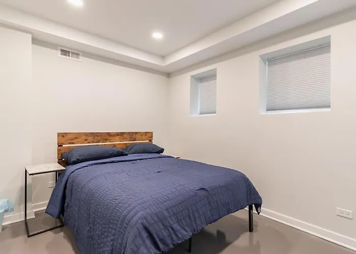 New Adorable Unit Located In Historic Greystone Chicago