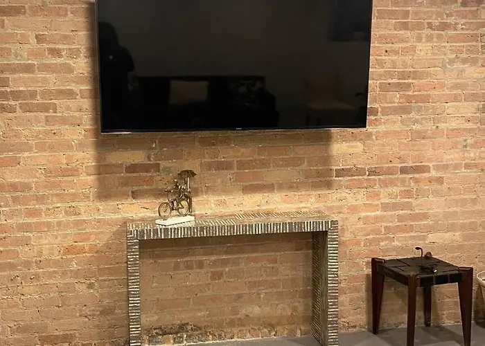 New Adorable Unit Located In Historic Greystone * Chicago